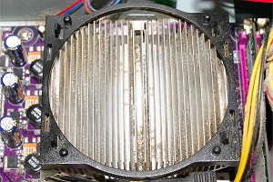 Sauberer CPU-Kühlkörper eines Computers